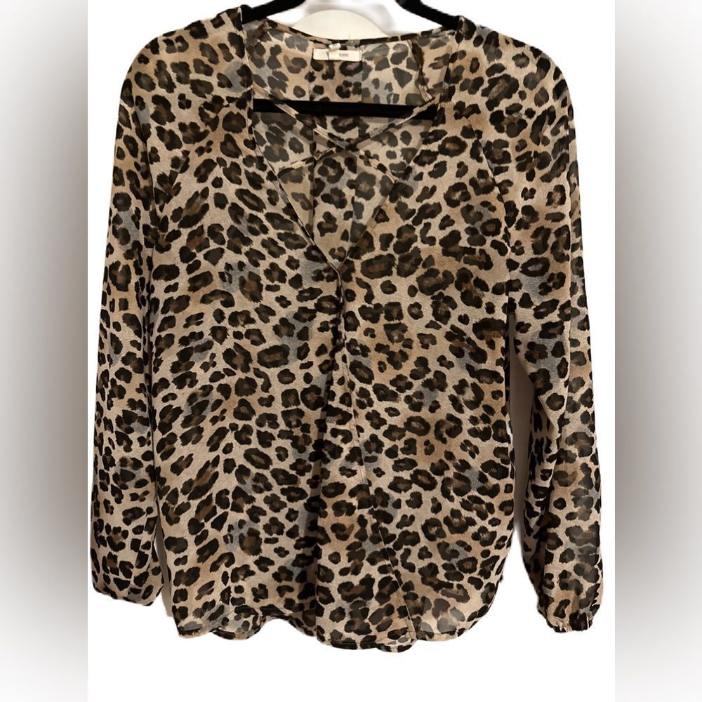 Maurice’s Animal Print Sheer blouse. Size Medium. Pull over